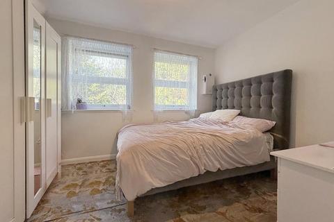 undefined, Moreton Avenue, Isleworth, TW7