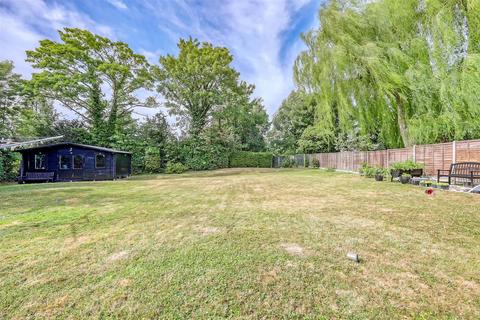 undefined, Kingsmead Close, Roydon