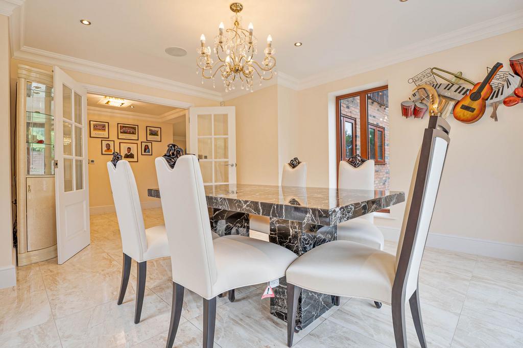 Kitchen/Breakfast/Family room