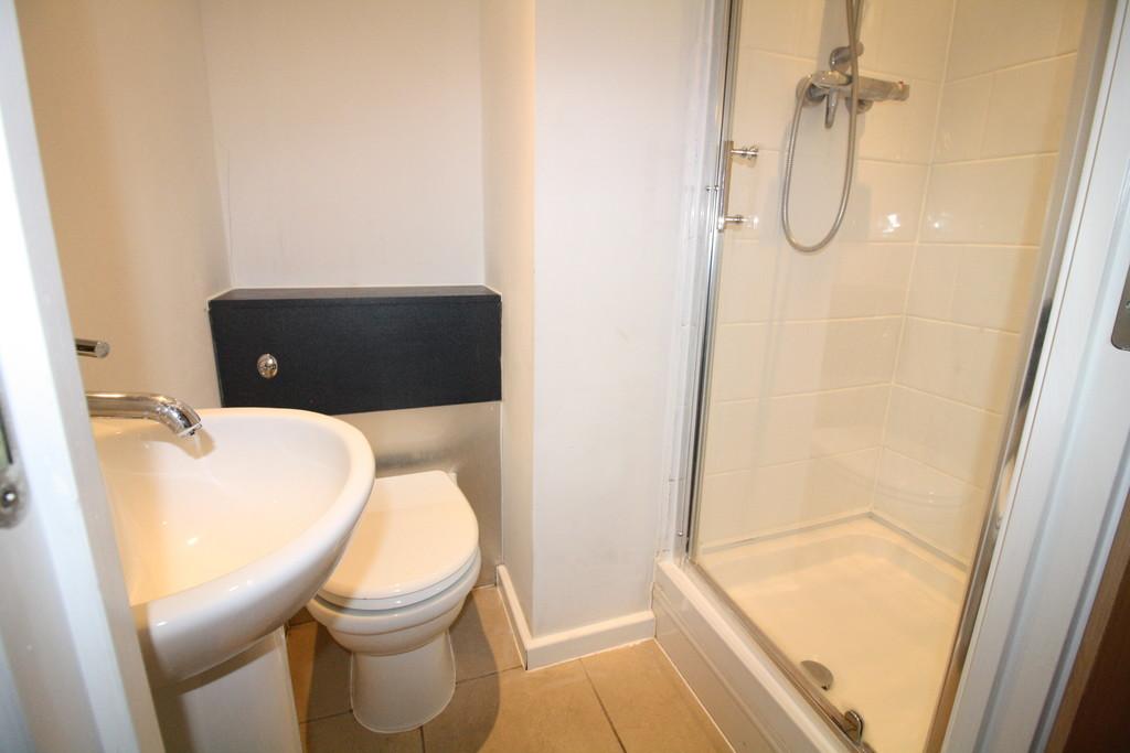 Apartment in Sheffield, South Yorkshire - View 5