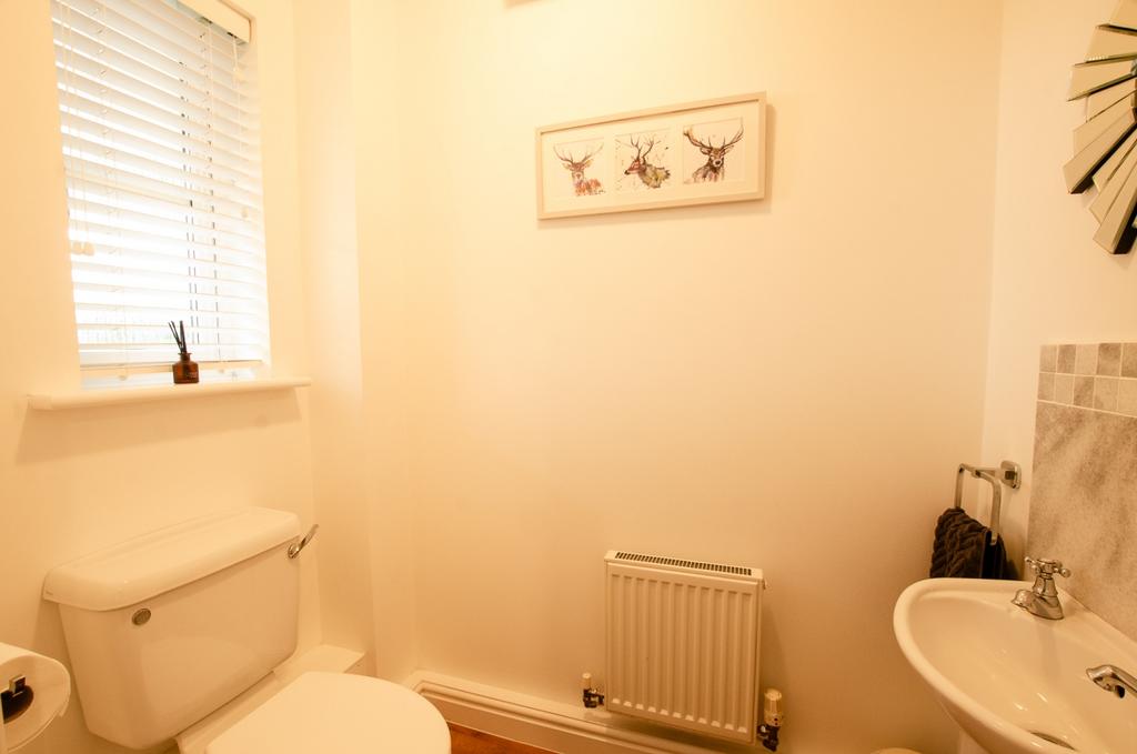 49 Kestell Park TPS Bodmin - 01208 74182-7