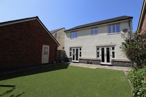 4 bedroom detached house for sale, Townmill Road, Cowbridge, Vale of Glamorgan. CF71 7BE