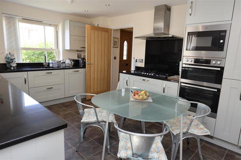 4 bedroom detached house for sale, Townmill Road, Cowbridge, Vale of Glamorgan. CF71 7BE