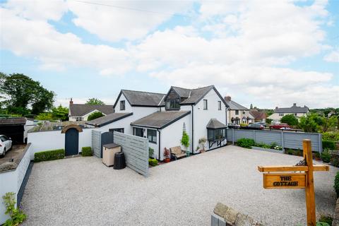 3 bedroom detached house for sale, Top Road, Calow, Chesterfield