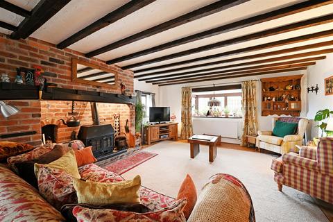 3 bedroom detached house for sale, Top Road, Calow, Chesterfield