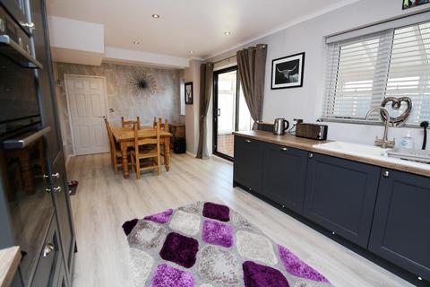 2 Sandpiper Drive, Uttoxeter, ST14 8TA