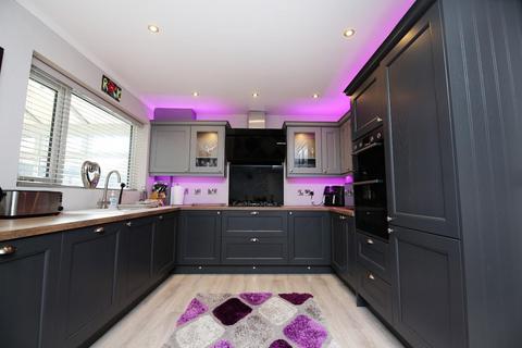 2 Sandpiper Drive, Uttoxeter, ST14 8TA