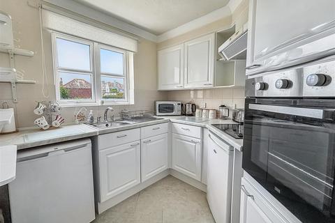 2 bedroom apartment for sale, Falmouth