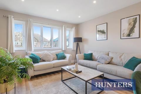 23 Avon Close, Worcester Park, KT4 7AQ