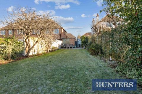 23 Avon Close, Worcester Park, KT4 7AQ