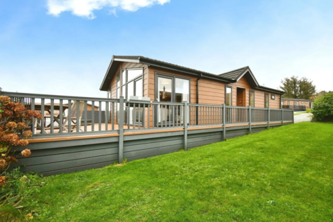 2 bedroom lodge for sale, Dinas Cross Newport