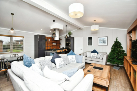 2 bedroom lodge for sale, Dinas Cross Newport