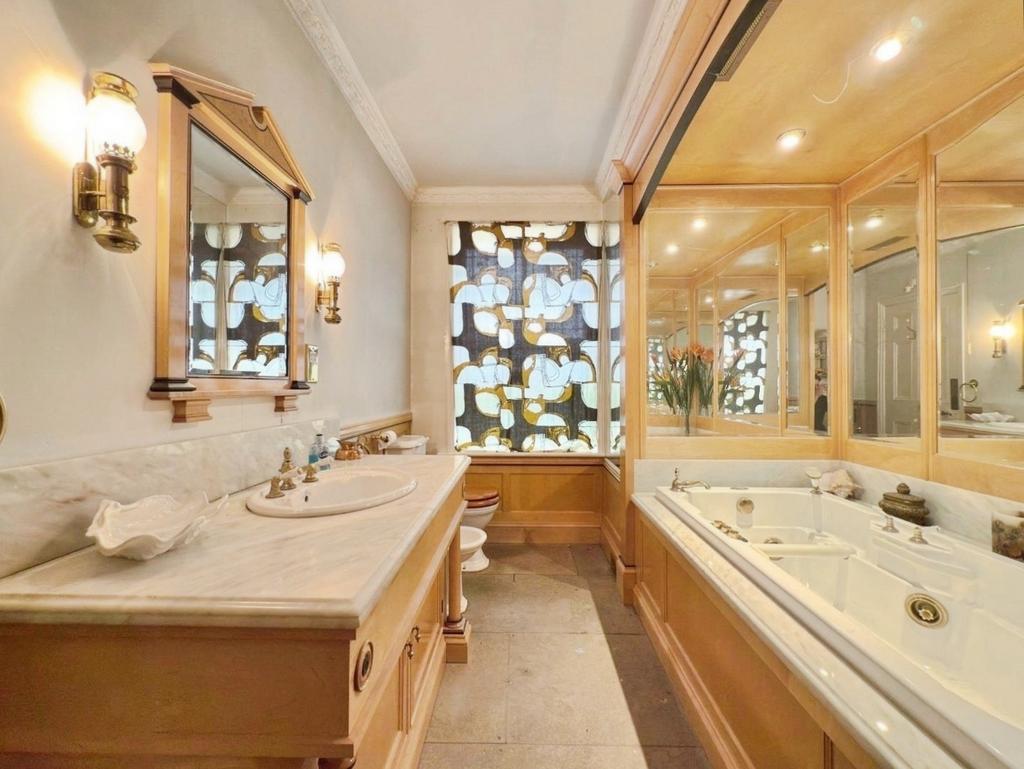 Pbox-bathroom-331098.jpeg