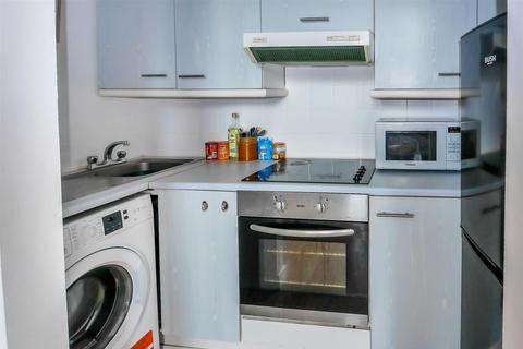 1 bedroom apartment for sale, Fitzalan Road, Littlehampton BN17
