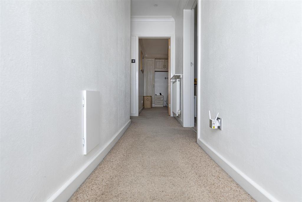 Bramleys Estate Agents - Gleneagles Way - Fixby (8