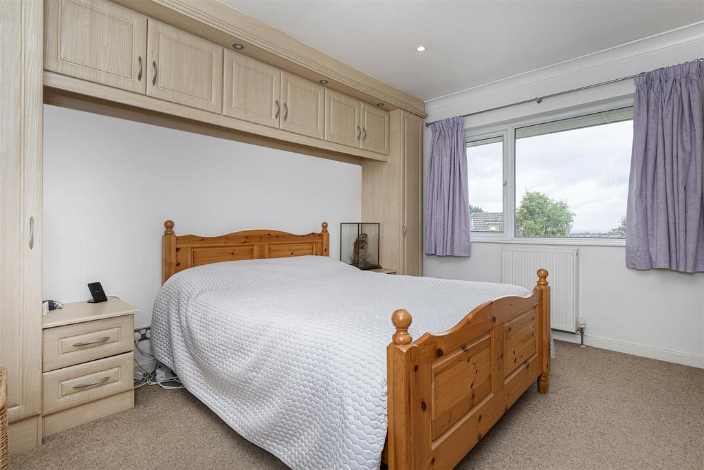 Bramleys Estate Agents - Gleneagles Way - Fixby (9