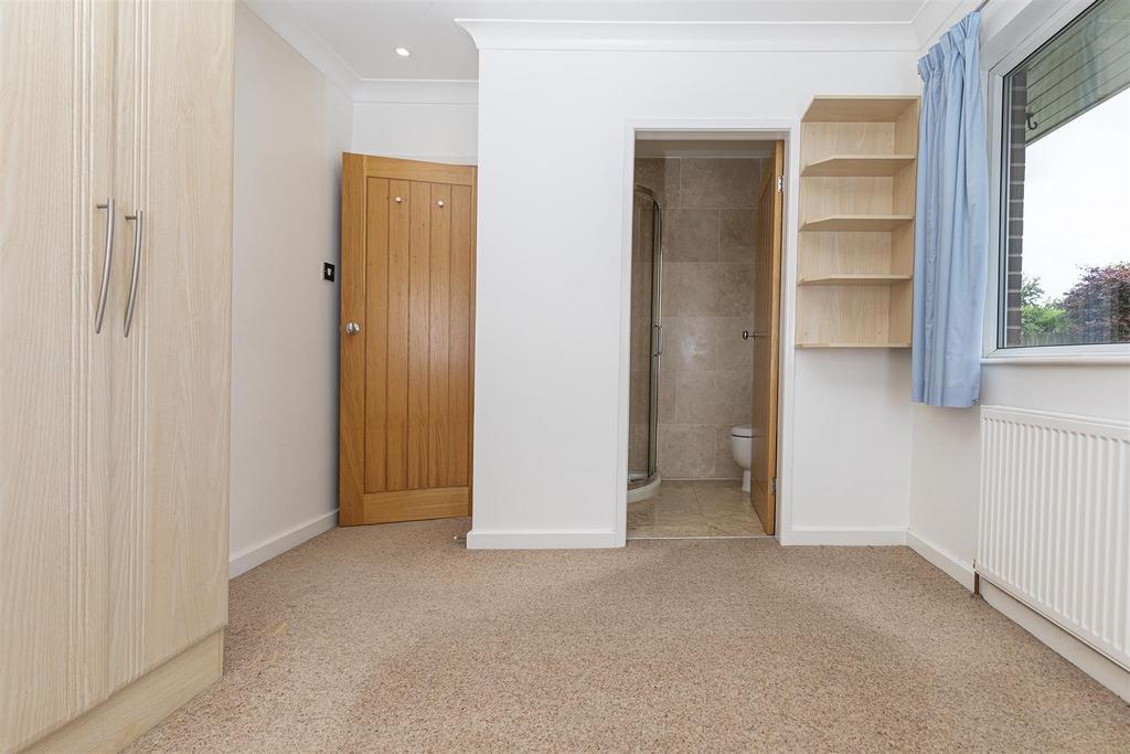Bramleys Estate Agents - Gleneagles Way - Fixby (1