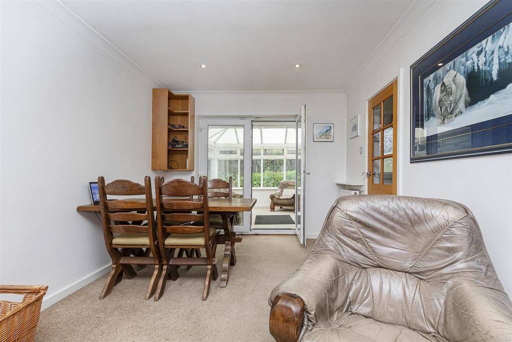 Bramleys Estate Agents - Gleneagles Way - Fixby (3