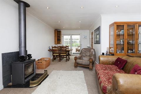 3 bedroom detached bungalow for sale, Gleneagles Way, Fixby