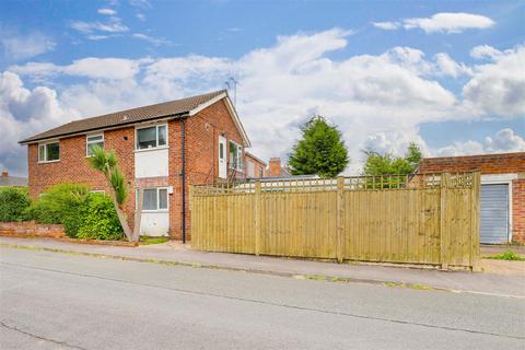 2 bedroom flat for sale, Rushcliffe Avenue, Carlton NG4