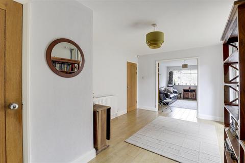 2 bedroom flat for sale, Rushcliffe Avenue, Carlton NG4