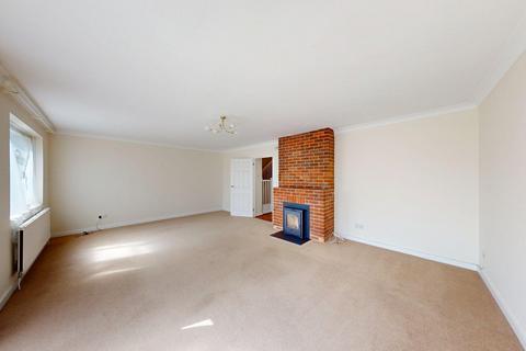 4 bedroom detached house to rent, Taswell Street, Dover