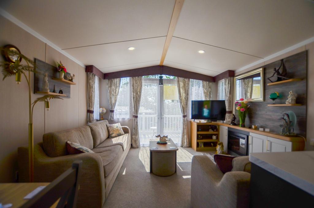 To Book A Viewing Call TPS Lostwithiel on 01208 87