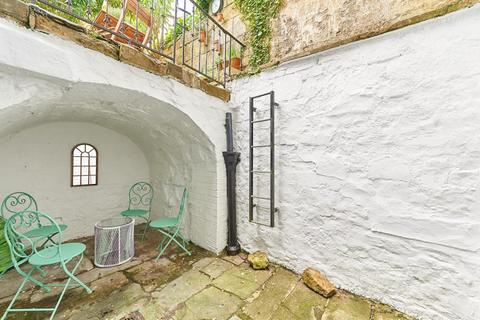 undefined, Walcot Parade, Bath BA1