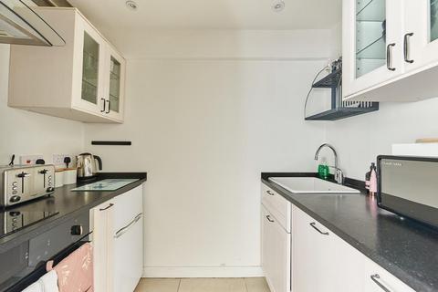 undefined, Walcot Parade, Bath BA1