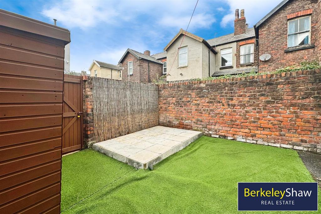 Rear yard (2)