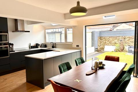 3 bedroom semi-detached house for sale, Netherlands Avenue, Odsal, Bradford, BD6