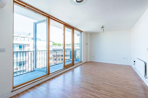 Studio for sale, Waverley House, Bristol BS1
