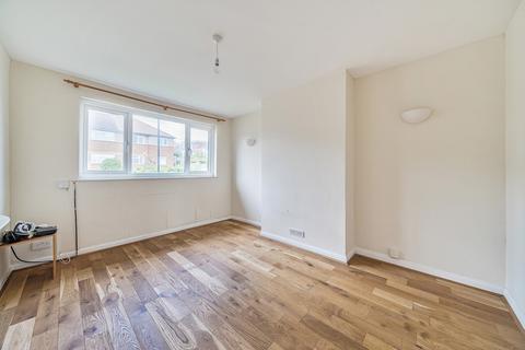 2a Blythe Close, London, SE6 4UW