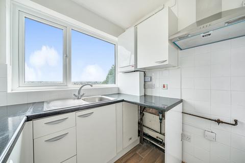 2a Blythe Close, London, SE6 4UW