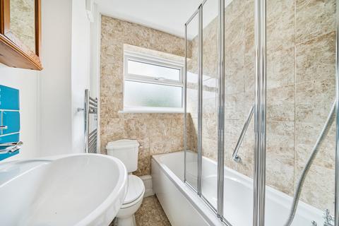 2a Blythe Close, London, SE6 4UW