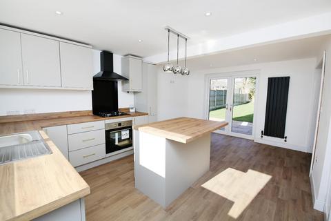 44 Lightfoot Road, Uttoxeter, ST14 7HB