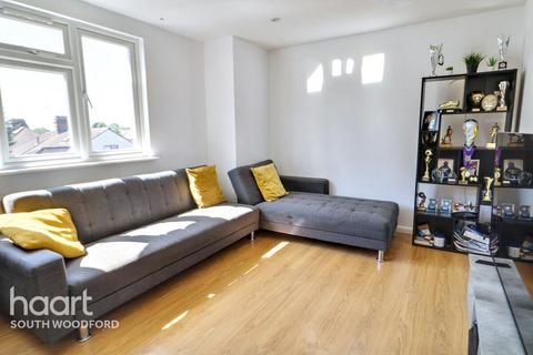 1 bedroom flat for sale, Chigwell Road, South Woodford