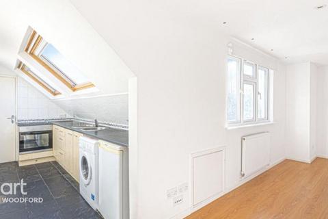1 bedroom flat for sale, Chigwell Road, South Woodford