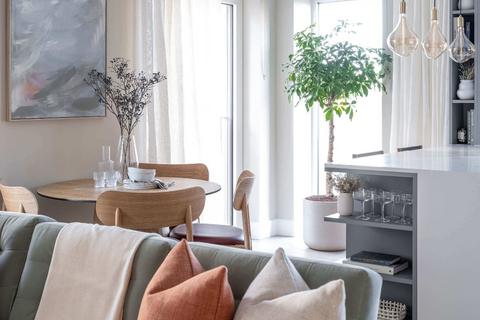 3 bedroom apartment for sale, London W12