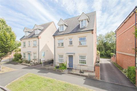 5 bedroom detached house for sale, Fenton Avenue, Swindon SN25