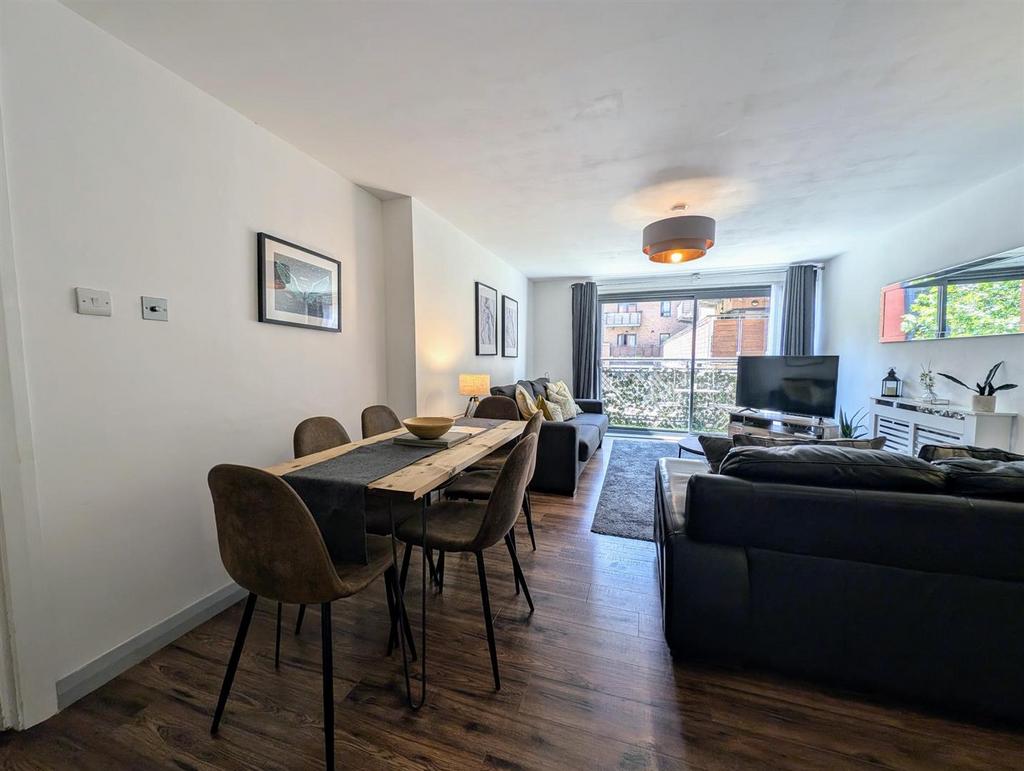Dining Area.jpg