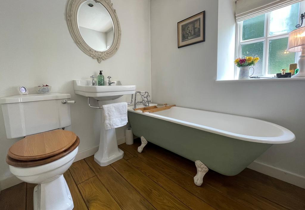 Bathroom.jpg