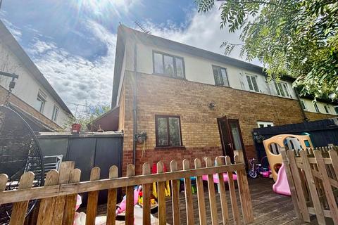 27 Winnington Close, Northampton, NN3 5JN