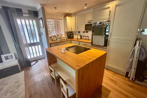 27 Winnington Close, Northampton, NN3 5JN