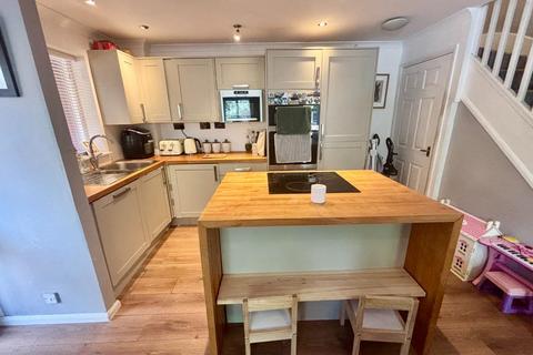 27 Winnington Close, Northampton, NN3 5JN