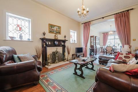 4 bedroom detached house for sale, Urmston Lane, Stretford, M32