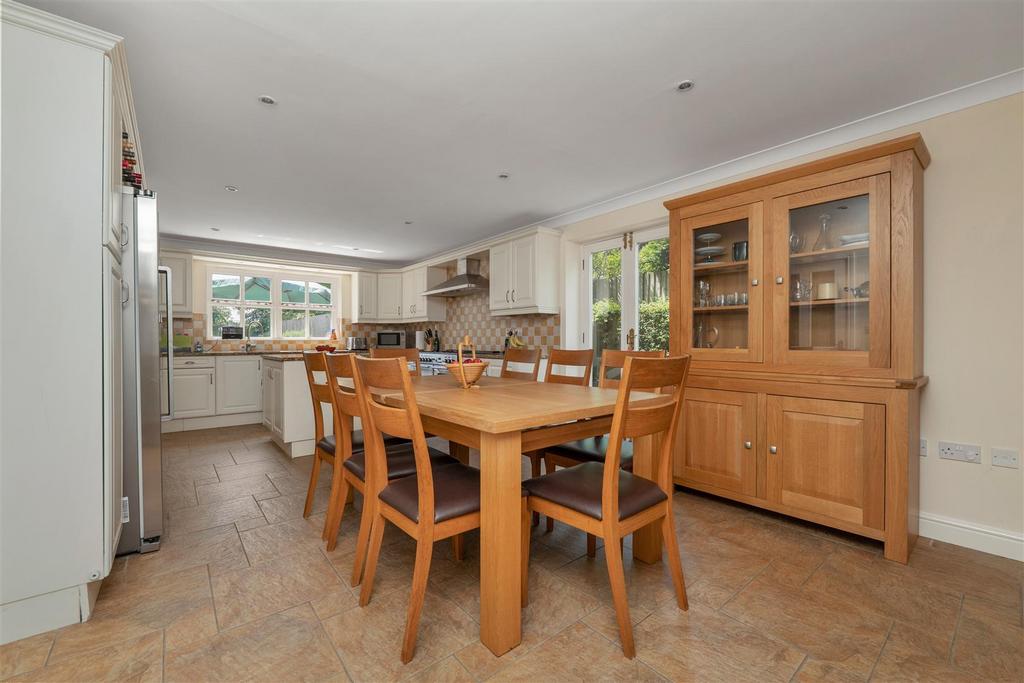 Open plan dining kitchen