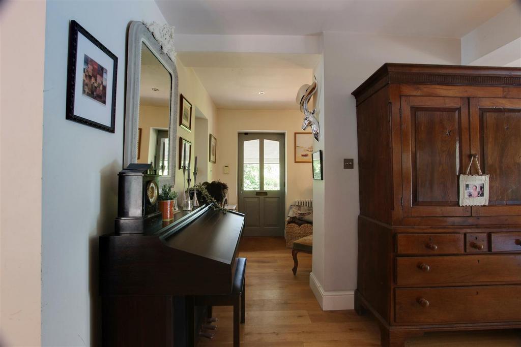 IMG 7828-IMG 7830 hall.jpg