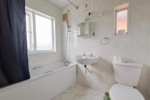 100 Cockshut Hill, Birmingham, B26 2HU