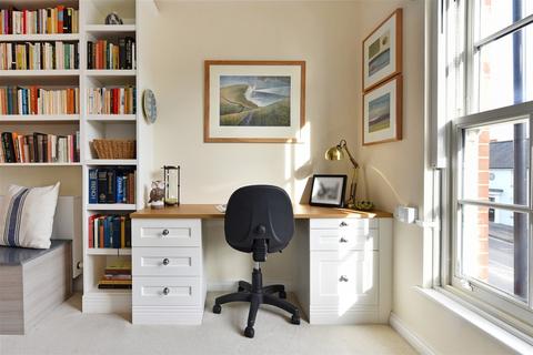 2 bedroom flat for sale, The Hornet, Chichester, West Sussex